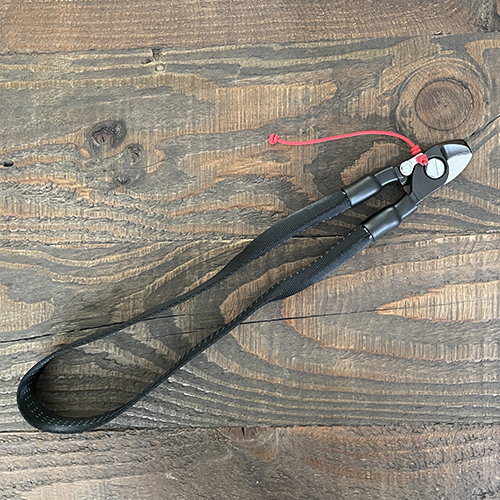 spring-loaded-cutters-black-out-edition-red.jpg